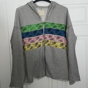 Nice light weight zipper jacket!